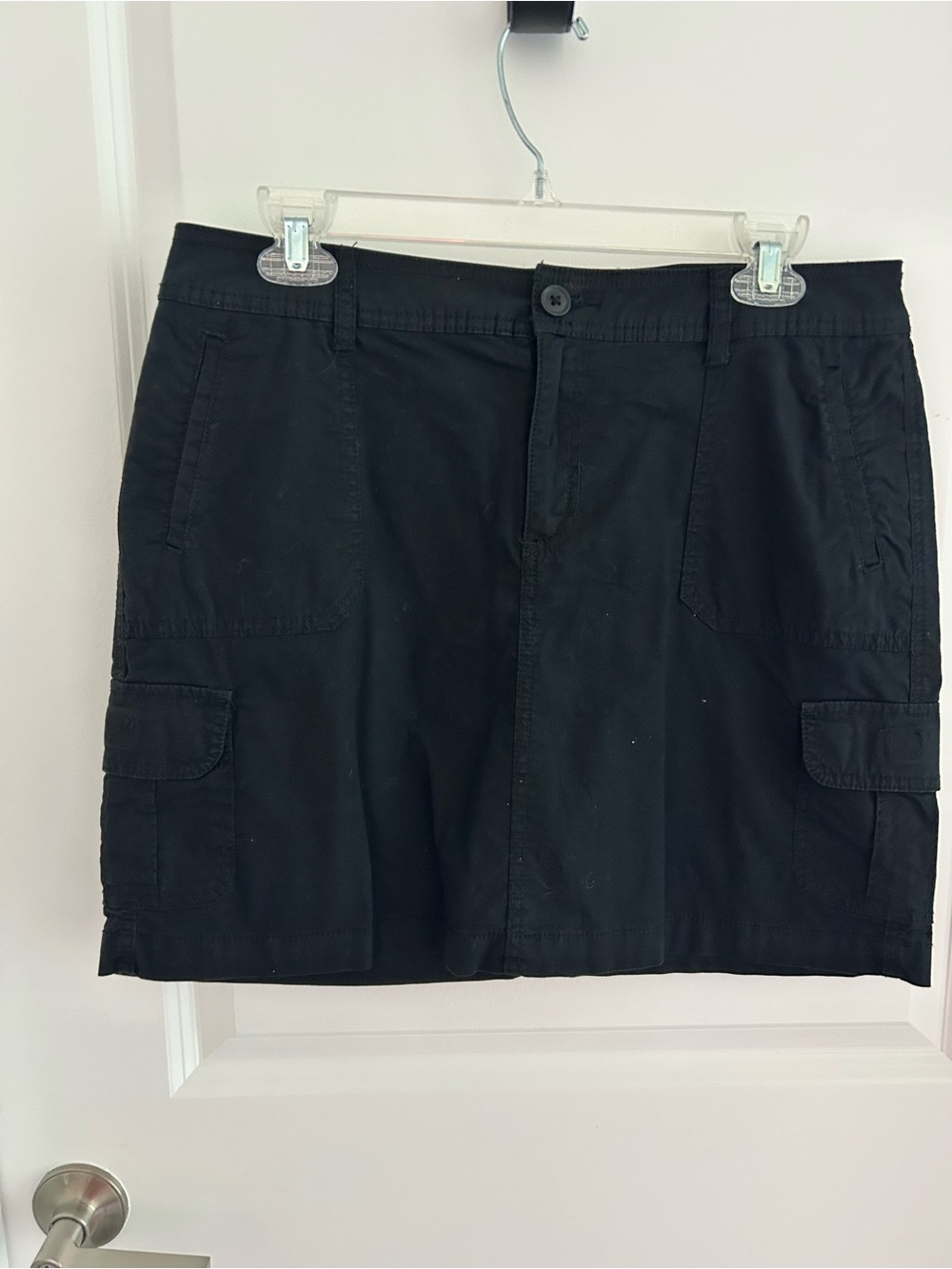 Woman’s Classic Black Cargo Skorts